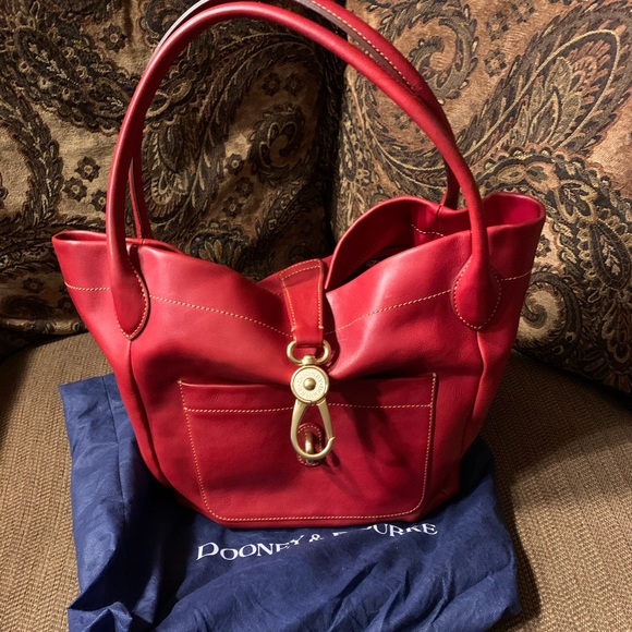 Dooney & Bourke Handbags - 100% Auth Dooney & Bourke Tote